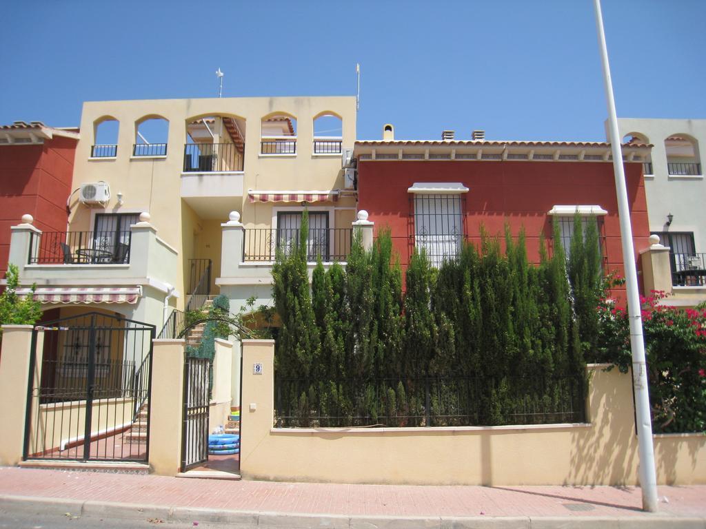 Bungalow Altos De La Bahia ตอร์เรเวียคา ห้อง รูปภาพ