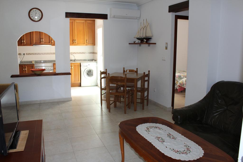 Bungalow Altos De La Bahia ตอร์เรเวียคา ภายนอก รูปภาพ