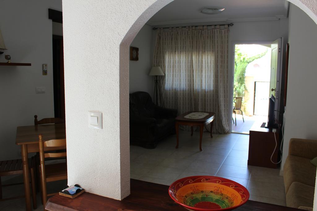 Bungalow Altos De La Bahia ตอร์เรเวียคา ภายนอก รูปภาพ